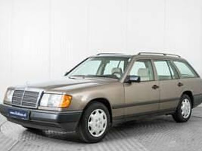 Usata Mercedes 300 109 CV (80 kW) 1986 Beige Station wagon