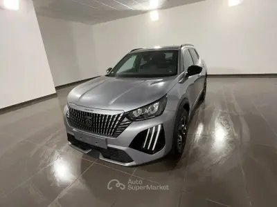 Używany Peugeot 2008 Allure 101 KM (74 kW) 2024 Srebrny SUV