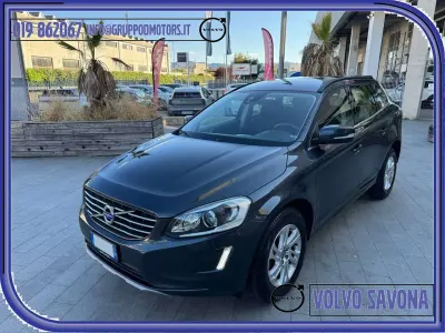 Usata Volvo XC60 Momentum 190 CV (139 kW) 2016 Grigio SUV