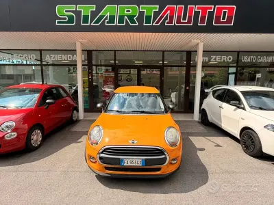 Usata Mini ONE 102 CV (75 kW) 2015 Arancione Utilitaria
