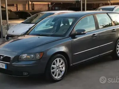 Usata Volvo V50 109 CV (80 kW) 2007 Nero Station wagon