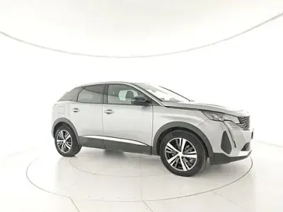 Usata Peugeot 3008 Allure 131 CV (96 kW) 2024 Argento SUV