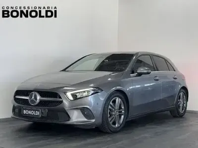 Usata Mercedes A180 Business 116 CV (85 kW) 2019 Grigio Utilitaria