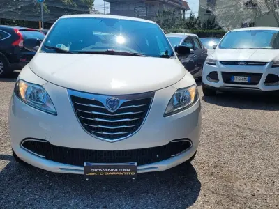 Usata Lancia Ypsilon Platinum 69 CV (50 kW) 2014 Bianco Utilitaria