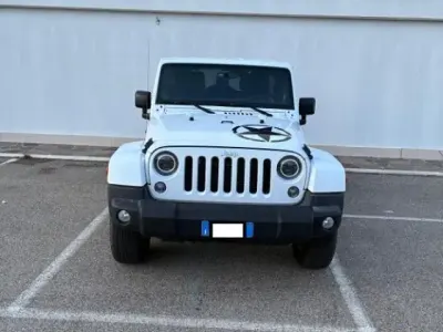 Occasion Jeep Wrangler Sahara 200 ch (147 kW) 2012 Blanc SUV