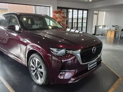 Usata Mazda CX-80 249 CV (183 kW) 2024 Artisan red SUV