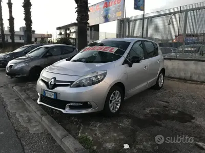 Käytetty Renault Scenic E-Tech LIMITED 95 HP (69 kW) 2015 Harmaa Tila-auto