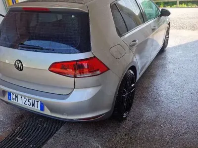 Usata VW Golf VII Highline 110 CV (80 kW) 2015 Grigio Berlina