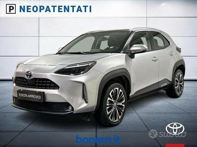 Begagnad Toyota Yaris Cross Lounge 116 HK (85 kW) 2022 Silver SUV