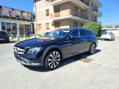 Usata Mercedes E220 Premium 194 CV (142 kW) 2018 Nero Station wagon