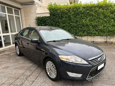 Begagnad Ford Mondeo Ghia 140 HK (102 kW) 2008 Grå Sedan