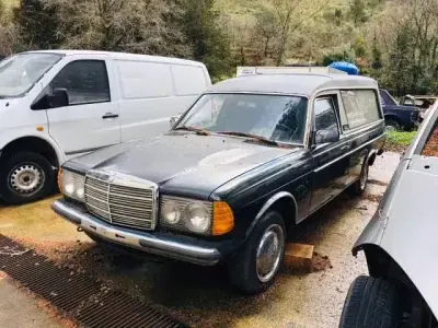 Usata Mercedes 230 112 CV (82 kW) 1976 Nero