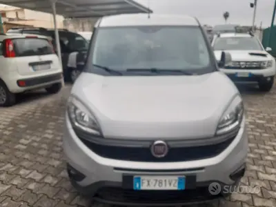 Usata Fiat Doblò 105 CV (77 kW) 2019 Grigio Monovolume