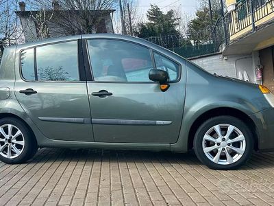 Usata Renault Modus 82 CV (60 kW) 2004 Verde Monovolume