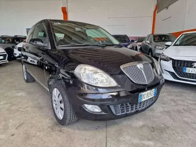 Usata Lancia Ypsilon 60 CV (44 kW) 2007 Nero Utilitaria