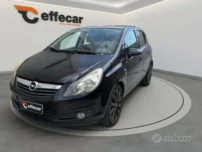 Usata Opel Corsa Edition 84 CV (61 kW) 2011 Nero Utilitaria