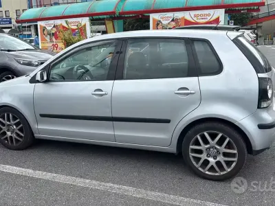 Usata VW Polo 75 CV (55 kW) 2004 Grigio Utilitaria