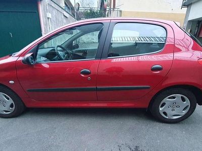 Usata Peugeot 206 75 CV (55 kW) 2000 Rosso Berlina