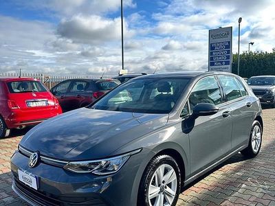 Usata VW Golf VIII Life 116 CV (85 kW) 2024 Grigio Berlina
