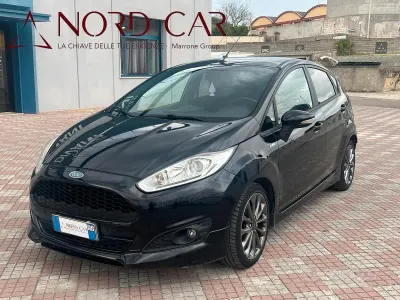 Usado Ford Fiesta ST-Line 75 HP (55 kW) 2017 Preto Citadino