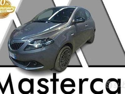 Usata Lancia Ypsilon Gold 69 CV (50 kW) 2022 Grigio Utilitaria