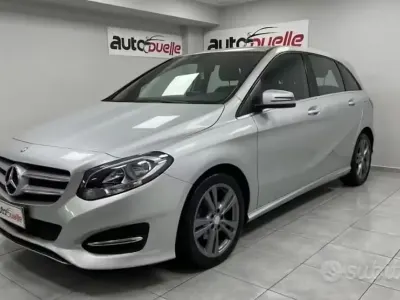 Usata Mercedes B180 109 CV (80 kW) 2016 Grigio Utilitaria