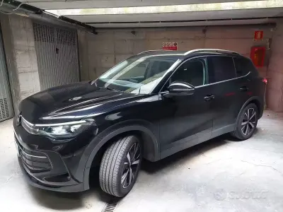 Usata VW Tiguan 150 CV (110 kW) 2024 Nero SUV