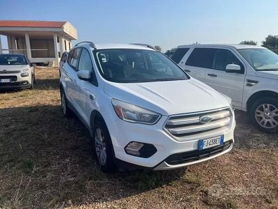 Usata Ford Kuga Titanium 120 CV (88 kW) 2017 Bianco SUV