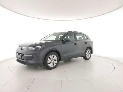 Usata VW Tiguan Life 150 CV (110 kW) 2025 Dolphin grey metallizzato SUV