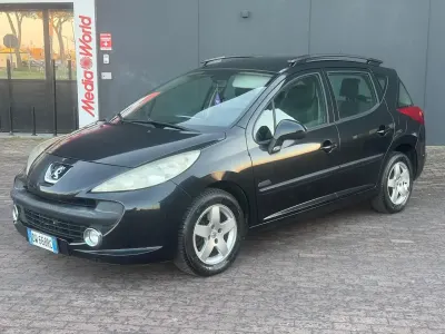 Käytetty Peugeot 207 90 HP (66 kW) 2009 Musta Farmari