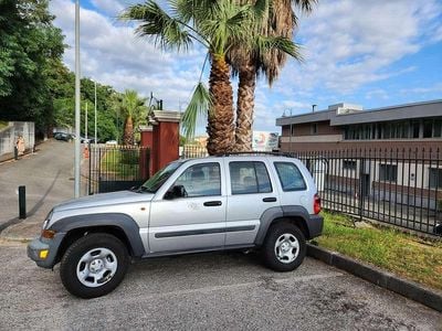 Usata Jeep Cherokee 165 CV (121 kW) 2008 Argento SUV