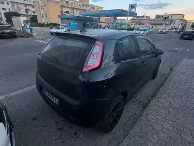 Usata Fiat Punto 131 CV (96 kW) 2005 Nero Utilitaria