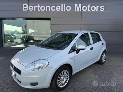Usata Fiat Grande Punto 77 CV (56 kW) 2013 Grigio Utilitaria