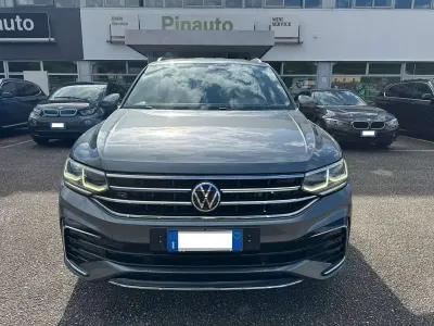 Usata VW Tiguan R-line 200 CV (147 kW) 2022 Grigio SUV