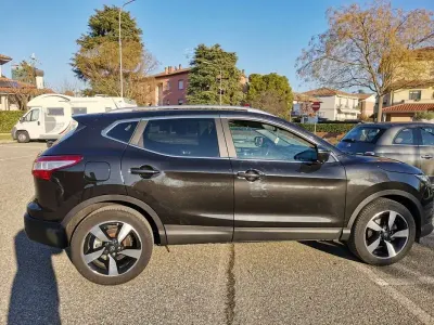 Usata Nissan Qashqai Tekna 110 CV (80 kW) 2015 Nero SUV