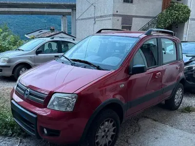 Usata Fiat Panda 4x4 60 CV (44 kW) 2005 Rosso Utilitaria
