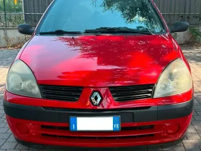 Usata Renault Clio II 58 CV (42 kW) 2005 Rosso Berlina