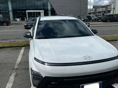 Usata Hyundai Kona N Line 105 CV (77 kW) 2023 Bianco SUV