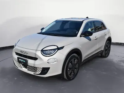 Usata Fiat 600 100 CV (73 kW) 2024 Beige SUV