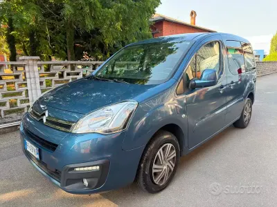 Usata Citroën Berlingo Feel 99 CV (72 kW) 2016 Blu/azzurro Monovolume