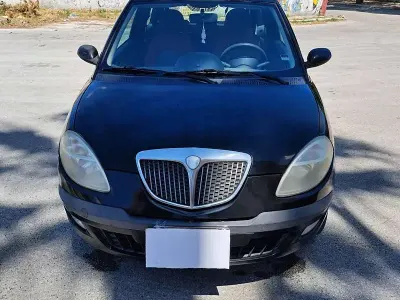 Usata Lancia Ypsilon 69 CV (50 kW) 2006 Nero Utilitaria