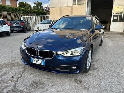 Begagnad BMW 320 Advantage 190 HK (139 kW) 2018 Blå Kombi