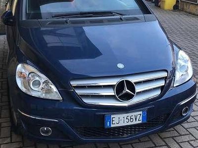 Mercedes B200