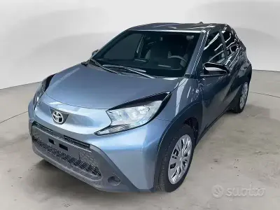 Usata Toyota Aygo X Active 72 CV (52 kW) 2025 Grigio SUV