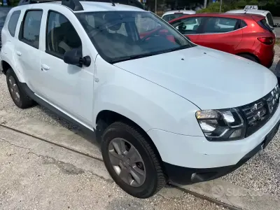 Usata Dacia Duster Lauréate 109 CV (80 kW) 2017 Bianco SUV