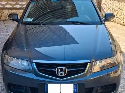 Usata Honda Accord 140 CV (102 kW) 2004 Berlina