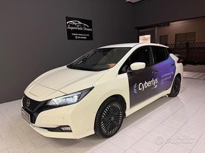 Usata Nissan Leaf Tekna 160 kW (218 CV) 2022 Bianco Utilitaria