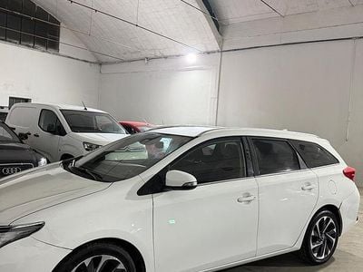 Usata Toyota Auris Lounge 111 CV (81 kW) 2016 Bianco Berlina
