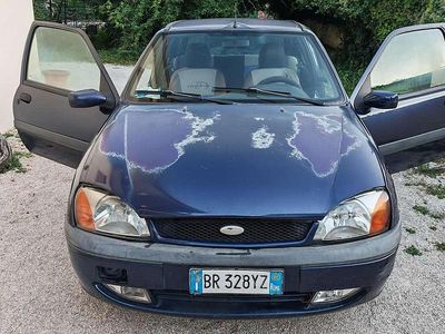 Usata Ford Fiesta Zetec 75 CV (55 kW) 2001 Blu/azzurro Berlina