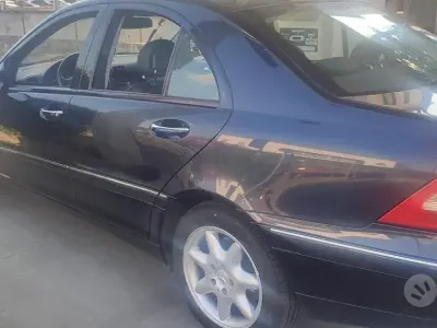 Usata Mercedes C240 170 CV (125 kW) 2000 Blu Berlina